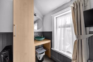 Photo 33- click for photo gallery